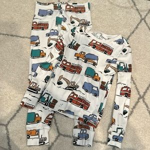 H&M Boys Pajamas Size 8 (Runs Small)